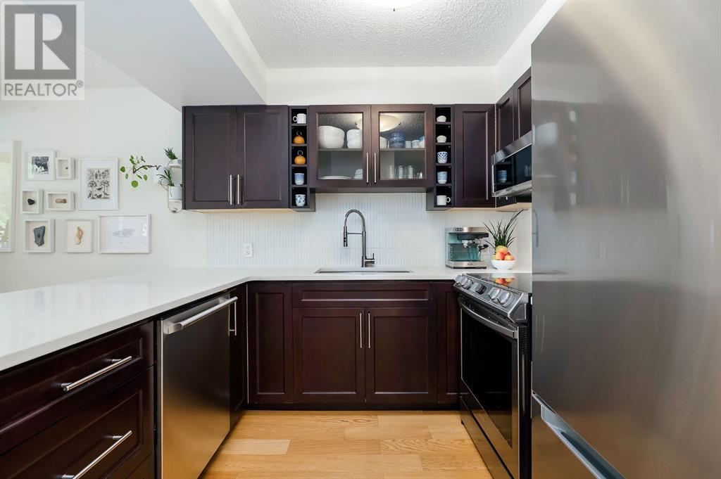 Single Family House for Sale in    Avenue SW Cliff Bungalow Calgary 