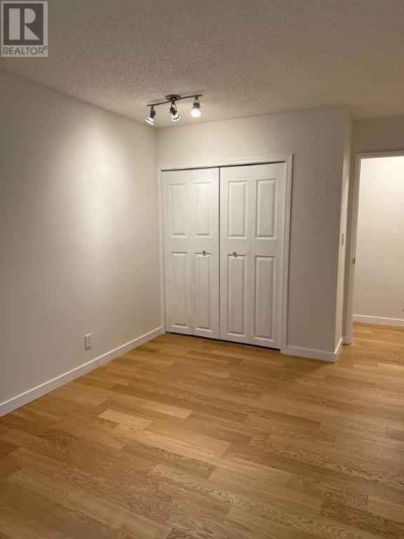 Single Family House for Sale in    Avenue SW Cliff Bungalow Calgary 