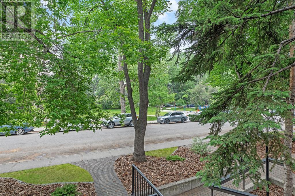 Single Family House for Sale in    Avenue SW Cliff Bungalow Calgary 
