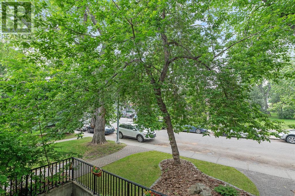 Single Family House for Sale in    Avenue SW Cliff Bungalow Calgary 