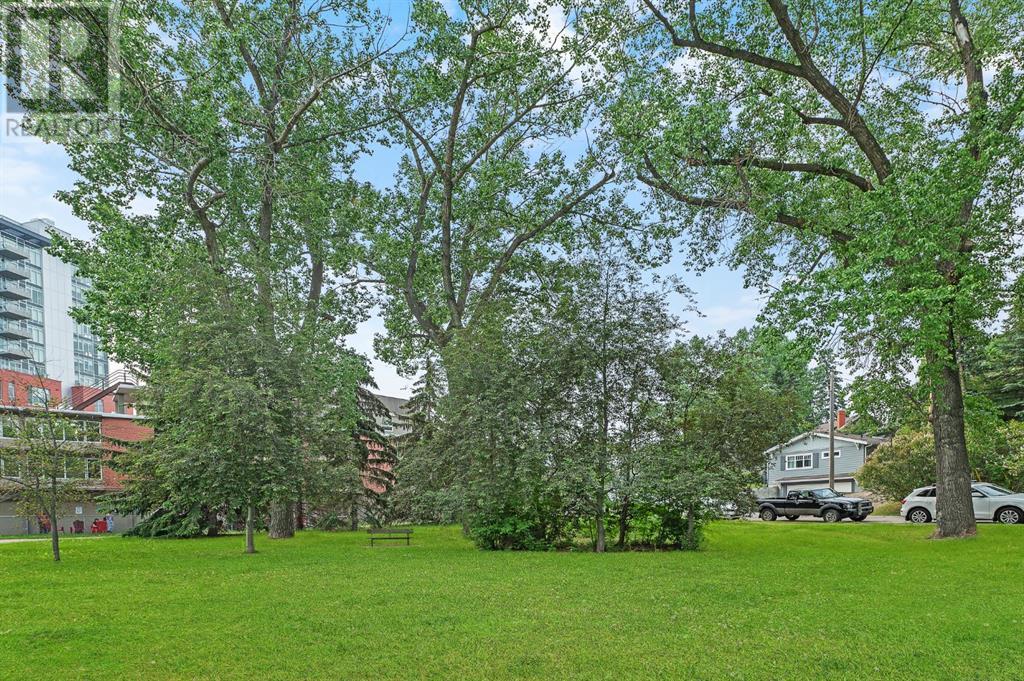 Single Family House for Sale in    Avenue SW Cliff Bungalow Calgary 