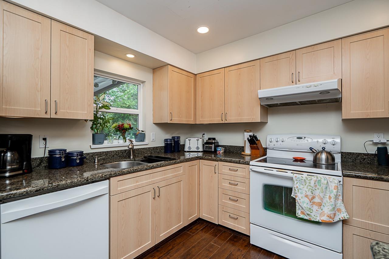 Photo 6 of 26842 32 A Avenue, Langley BC