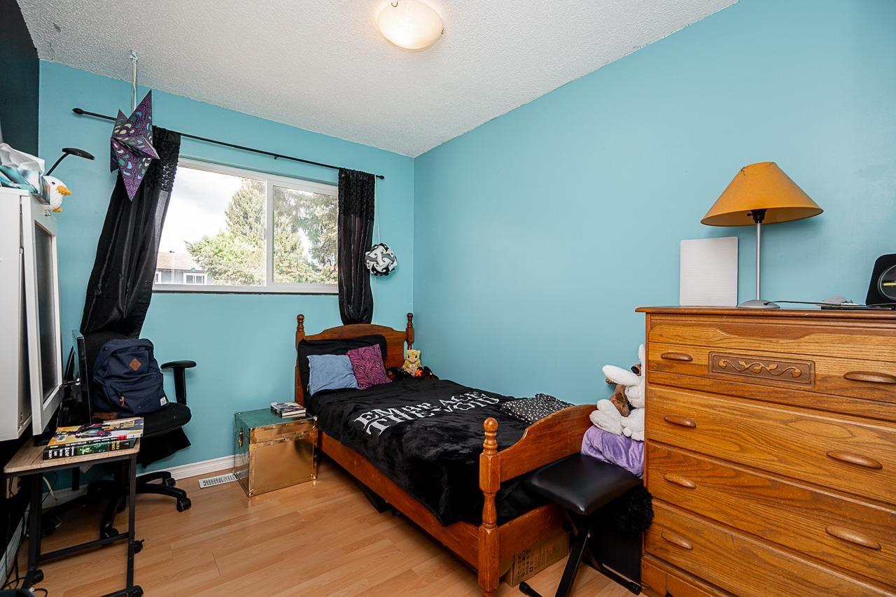 Photo 10 of 26842 32 A Avenue, Langley BC