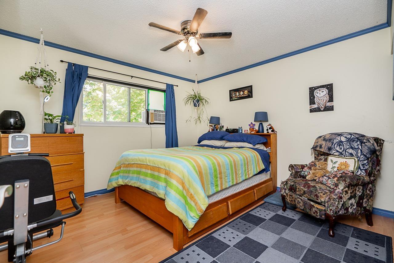 Photo 8 of 26842 32 A Avenue, Langley BC