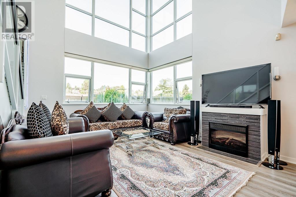 Photo 1 of 304 2225 Holdom Avenue, Burnaby BC
