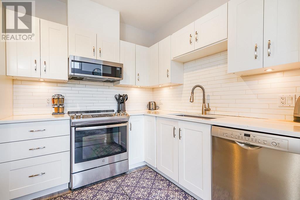 Photo 11 of 304 2225 Holdom Avenue, Burnaby BC