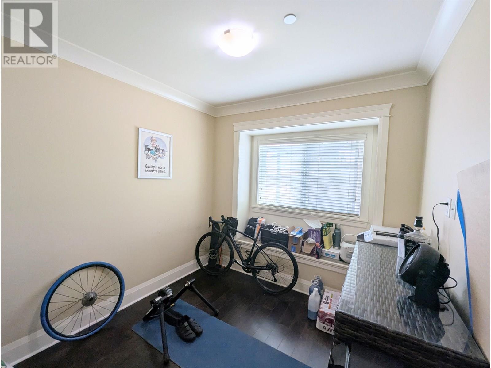 Photo 14 of 6466 Commercial Street, Vancouver BC