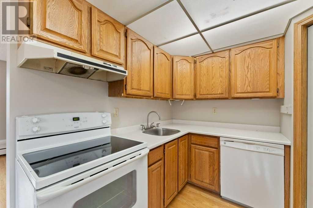 Single Family House for Sale in    Street SW Glenbrook Calgary 