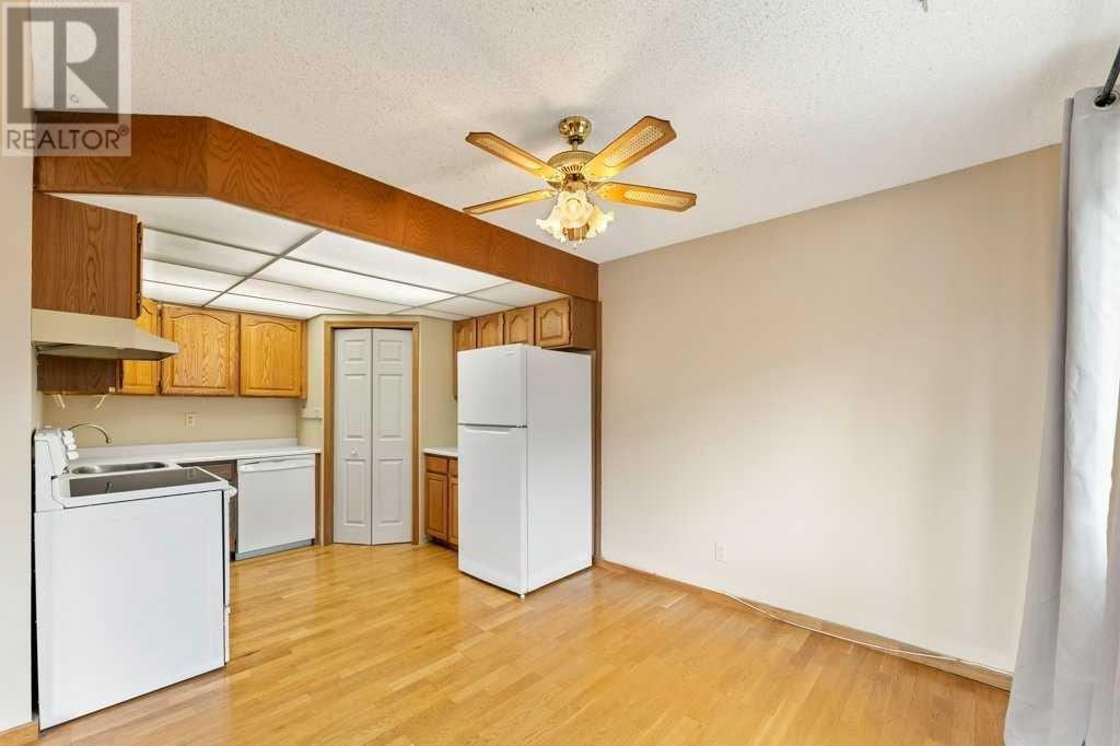 Single Family House for Sale in    Street SW Glenbrook Calgary 