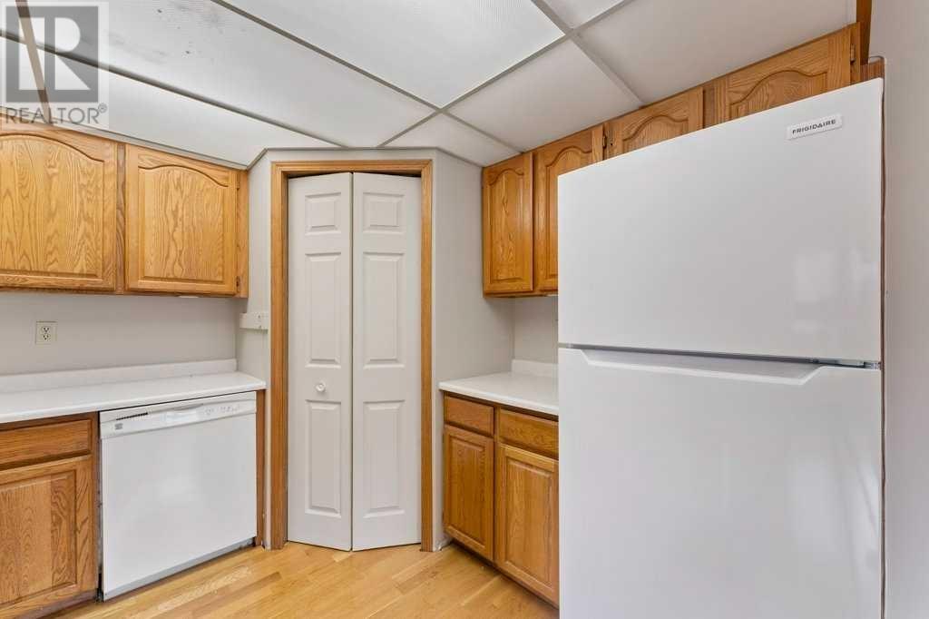 Single Family House for Sale in    Street SW Glenbrook Calgary 