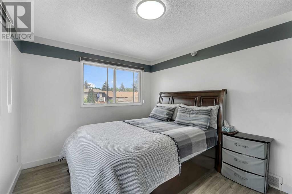 4716A 44 Avenue NE, Calgary, Alberta