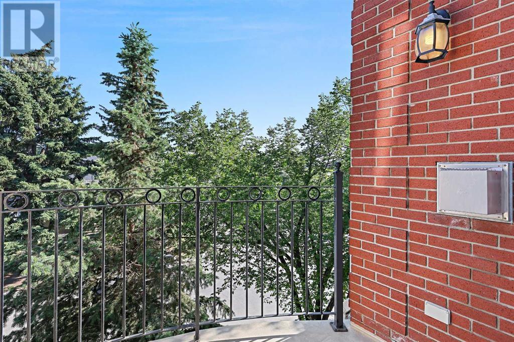 Single Family House for Sale in    Street SW Windsor Park Calgary 