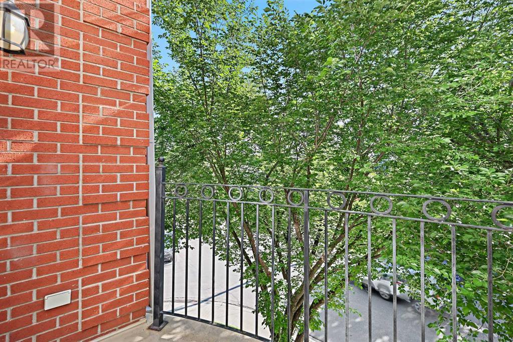 Single Family House for Sale in    Street SW Windsor Park Calgary 