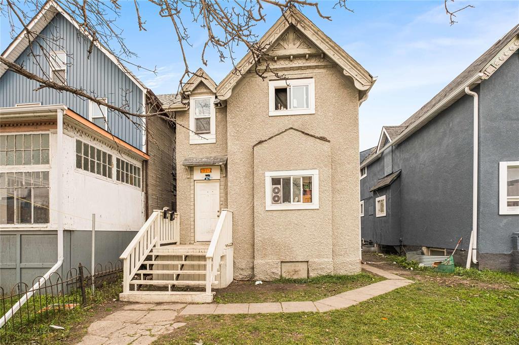 Photo 4 of 570 Balmoral Street, Winnipeg MB