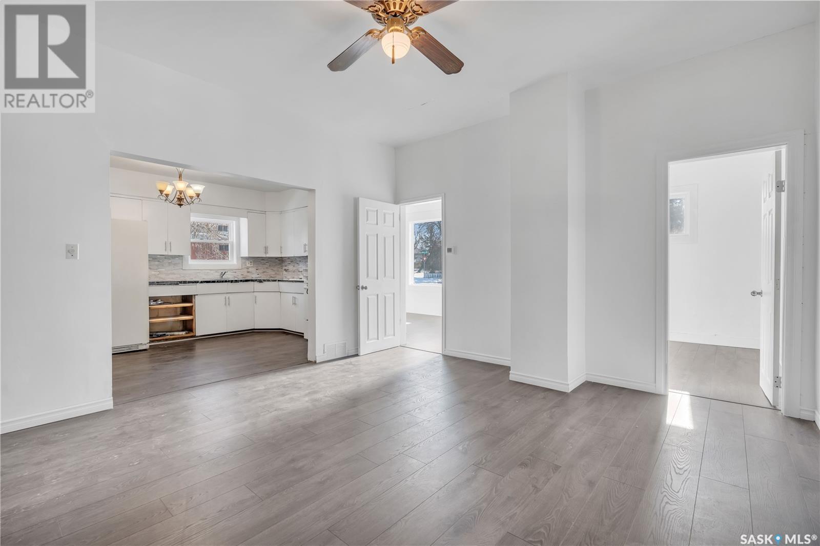 Photo 8 of 210 Oriole Avenue, Briercrest SK