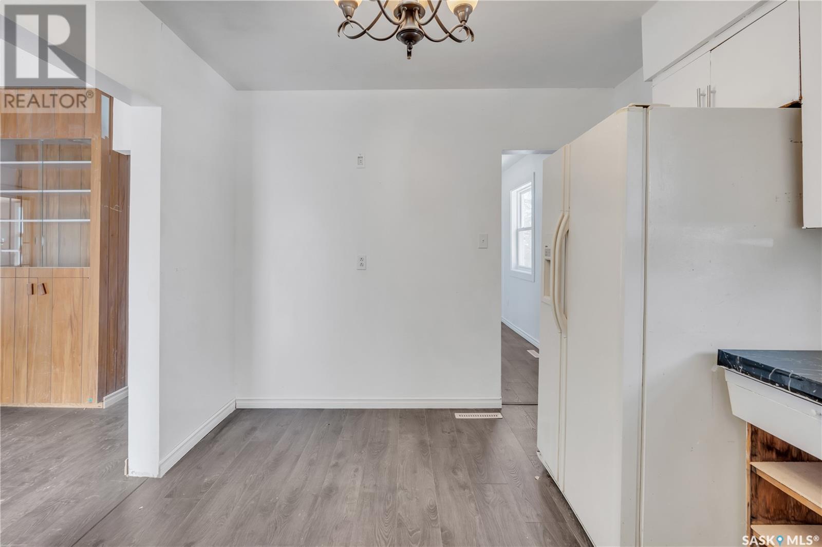 Photo 14 of 210 Oriole Avenue, Briercrest SK