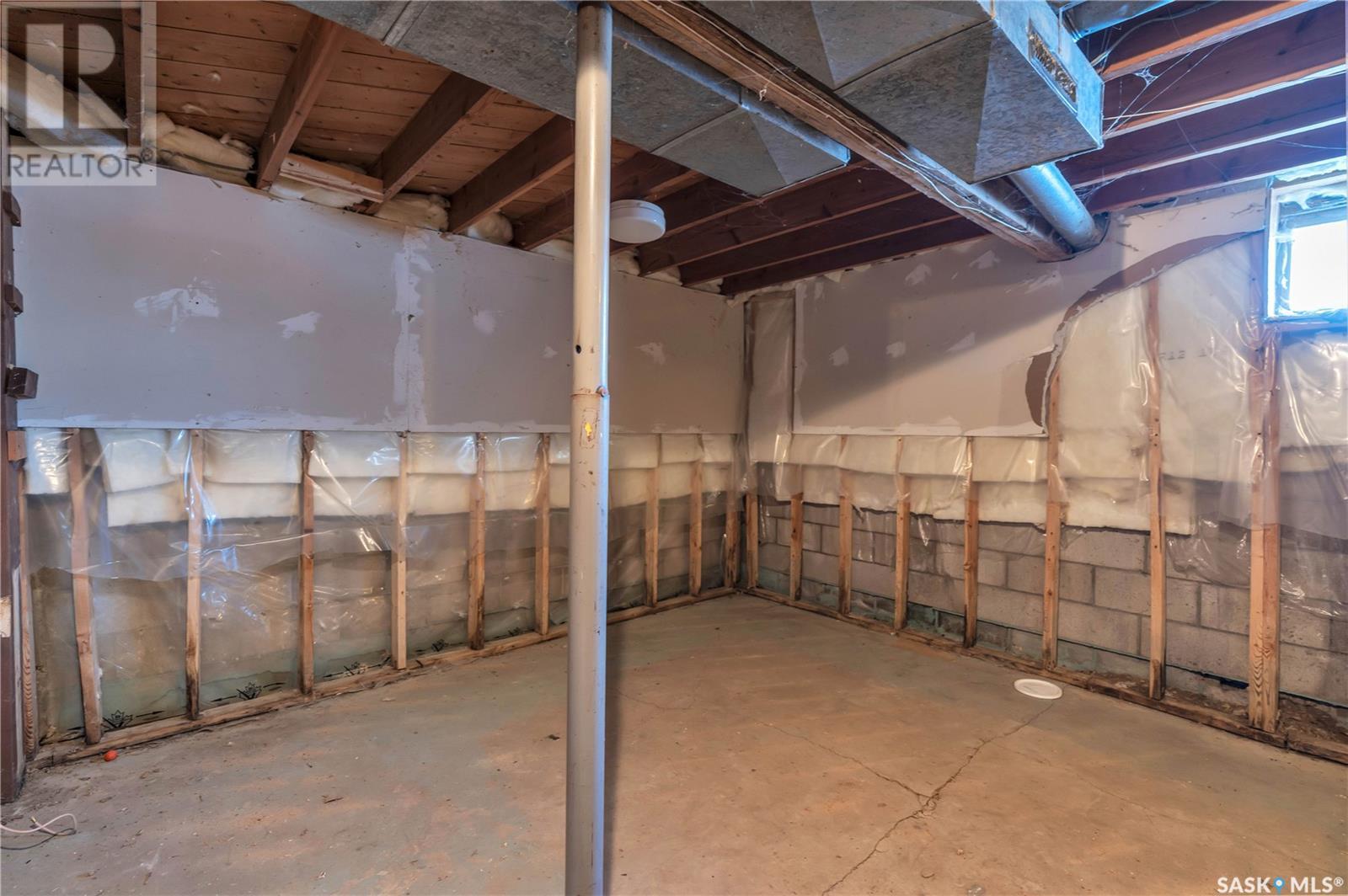Photo 20 of 210 Oriole Avenue, Briercrest SK