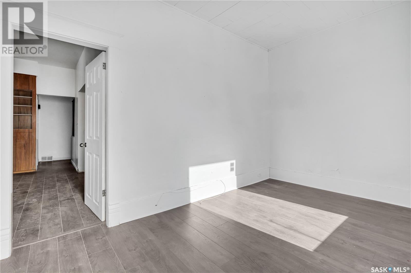 Photo 13 of 210 Oriole Avenue, Briercrest SK