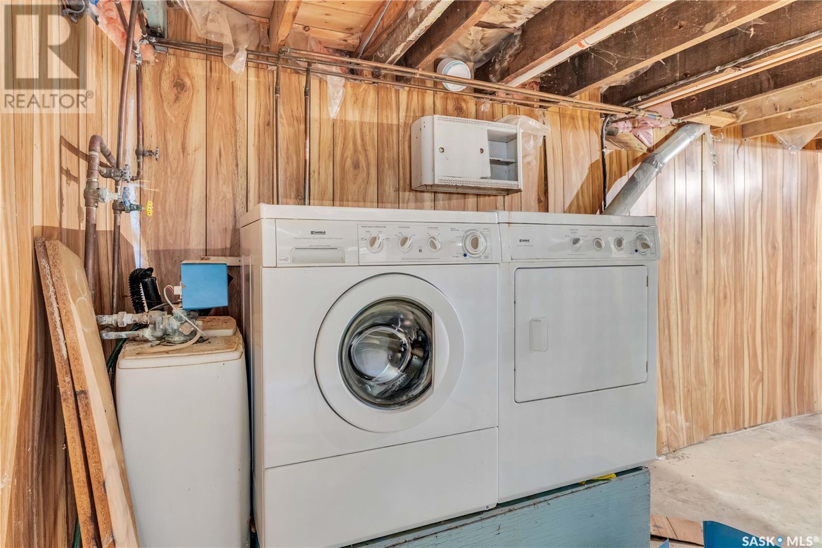 Photo 33 of 210 Oriole Avenue, Briercrest SK
