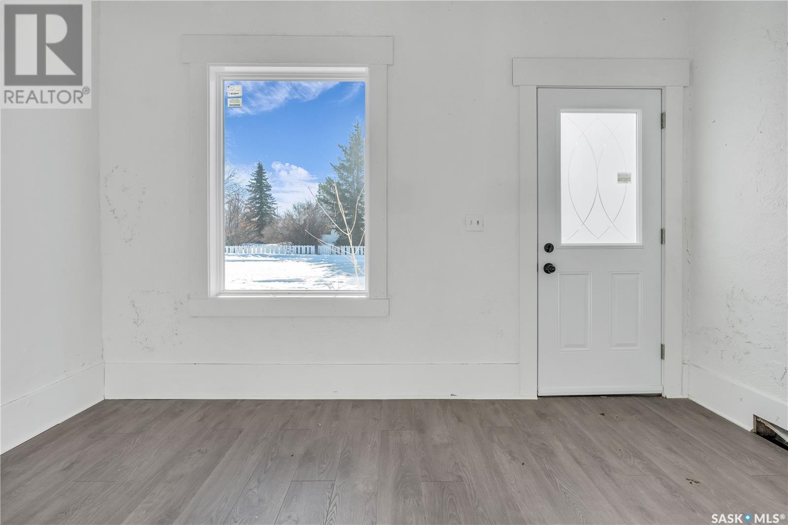 Photo 16 of 210 Oriole Avenue, Briercrest SK