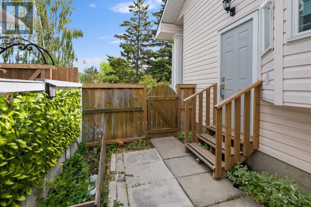 212 Woodbine Boulevard SW, Calgary, Alberta