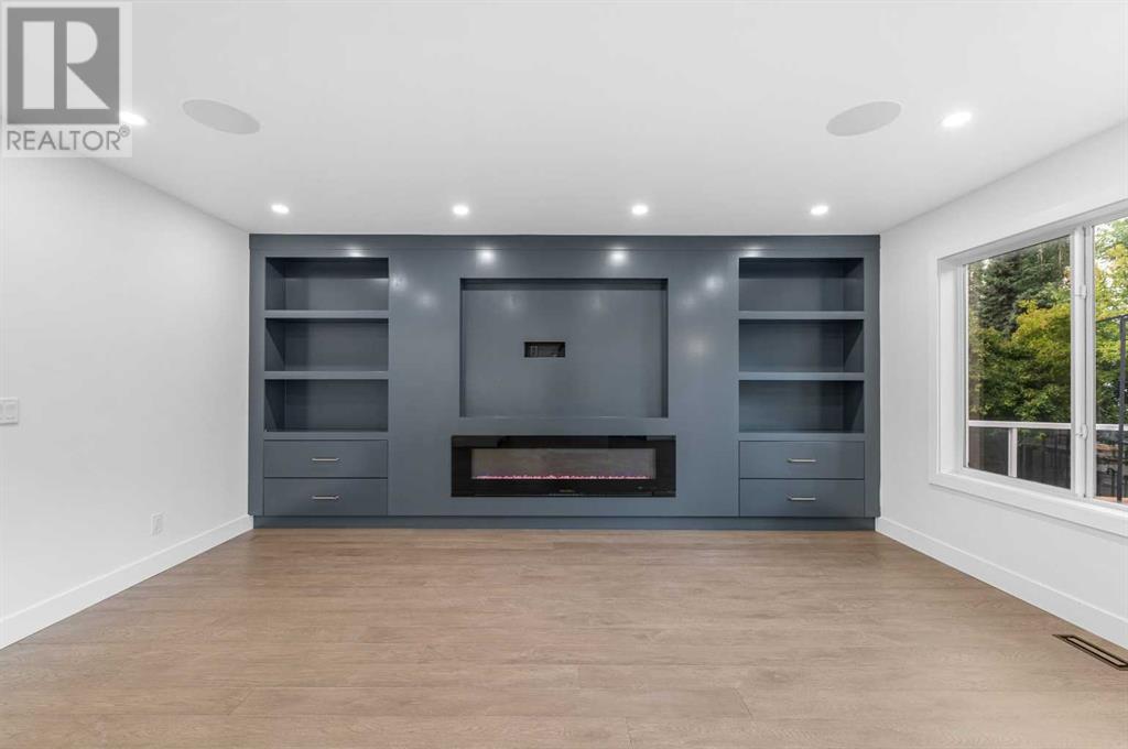 Single Family House for Sale in  Spring Crescent SW Springbank Hill Calgary 