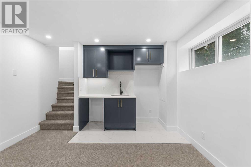 Single Family House for Sale in  Spring Crescent SW Springbank Hill Calgary 