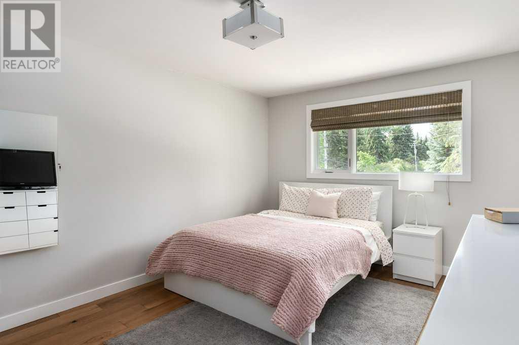 Single Family House 4 Level for Sale in  Massey Place SW Mayfair Calgary 