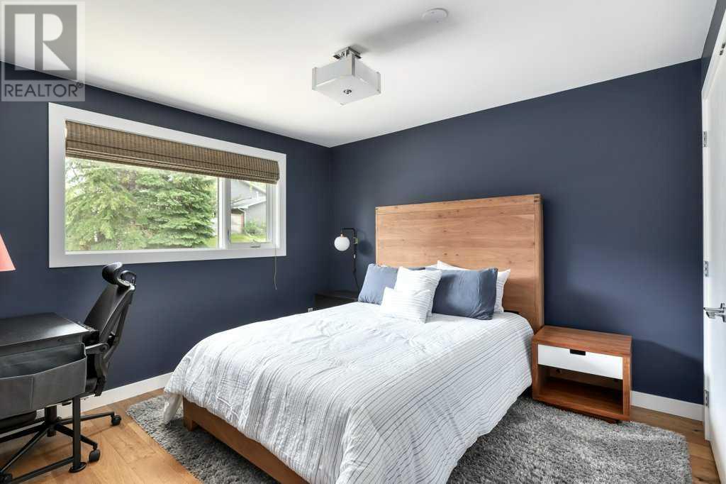 Single Family House 4 Level for Sale in  Massey Place SW Mayfair Calgary 