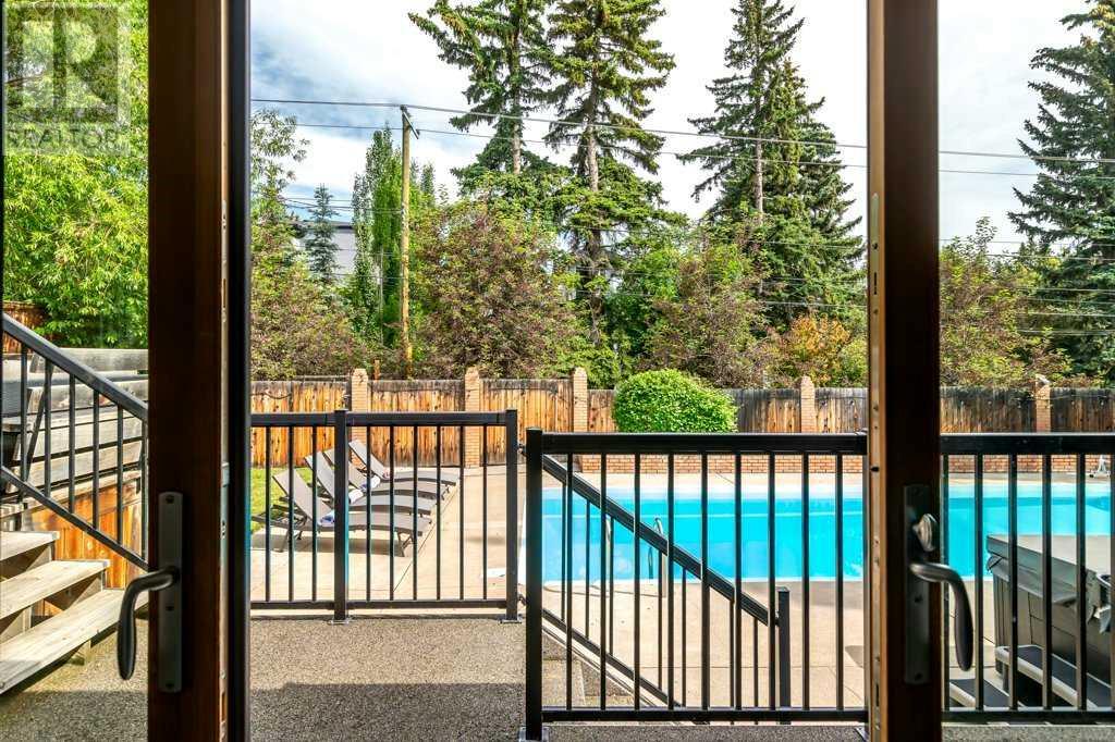 Single Family House 4 Level for Sale in  Massey Place SW Mayfair Calgary 