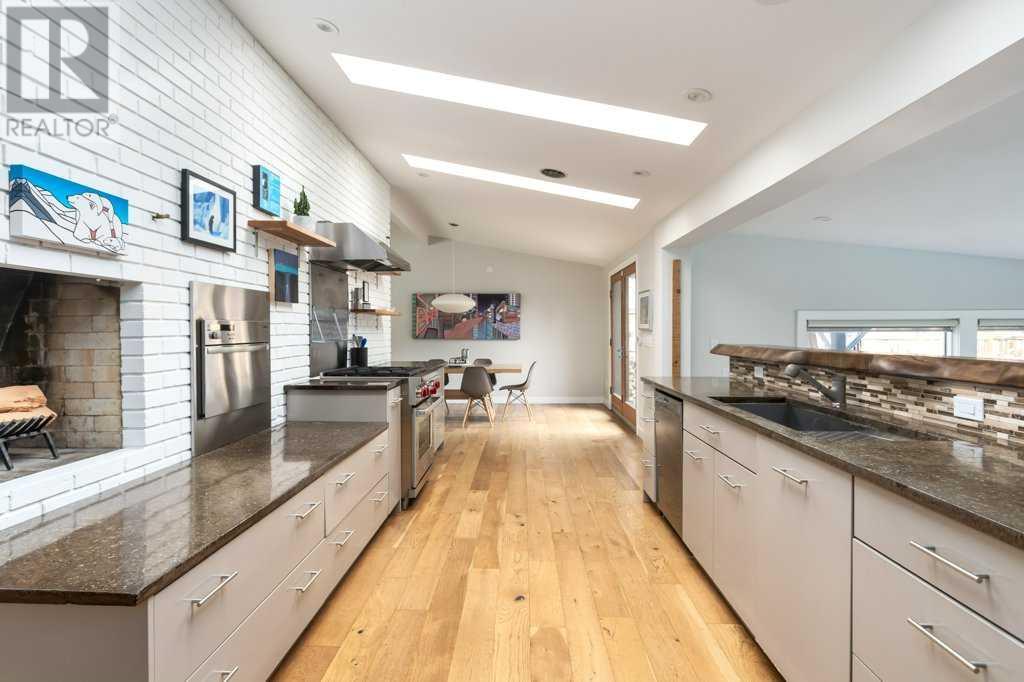 Single Family House 4 Level for Sale in  Massey Place SW Mayfair Calgary 