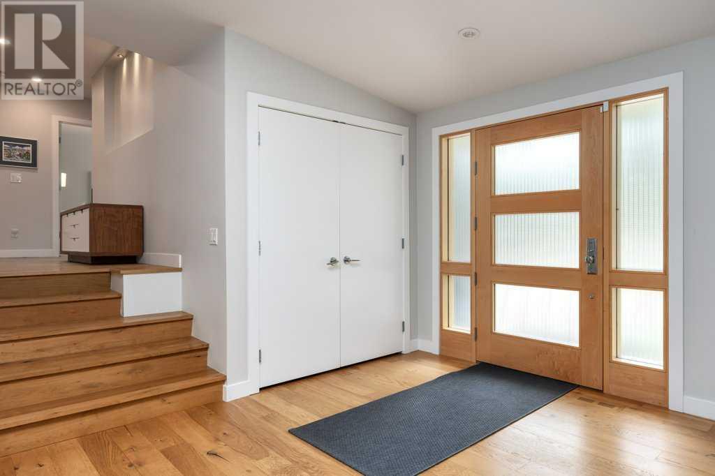Single Family House 4 Level for Sale in  Massey Place SW Mayfair Calgary 
