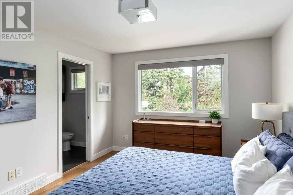 Single Family House 4 Level for Sale in  Massey Place SW Mayfair Calgary 