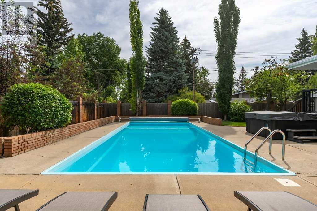 Single Family House 4 Level for Sale in  Massey Place SW Mayfair Calgary 