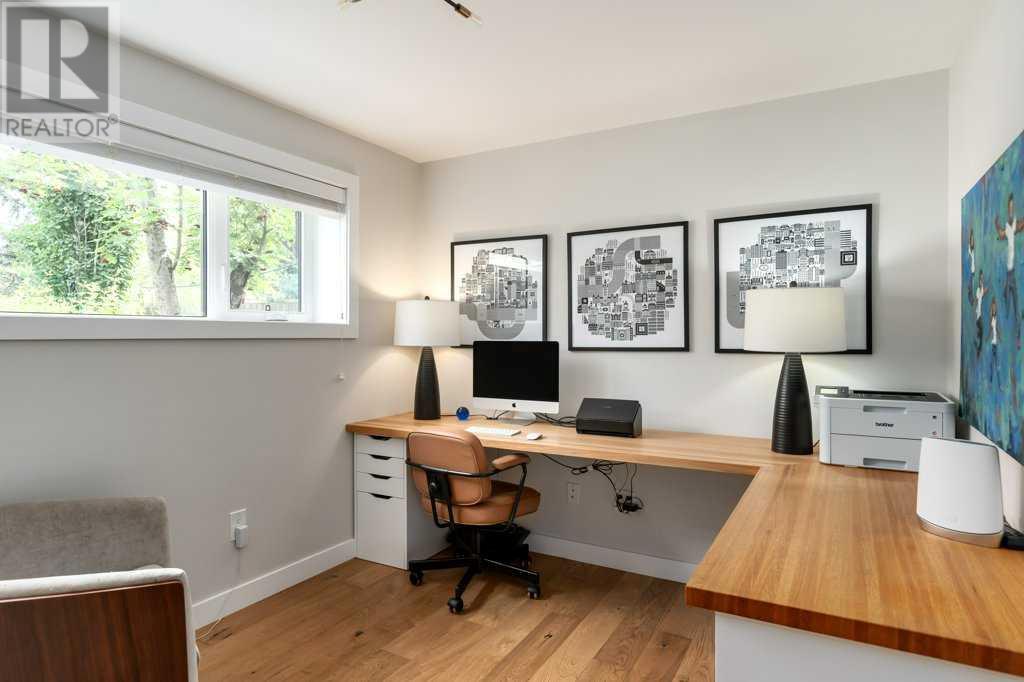 Single Family House 4 Level for Sale in  Massey Place SW Mayfair Calgary 