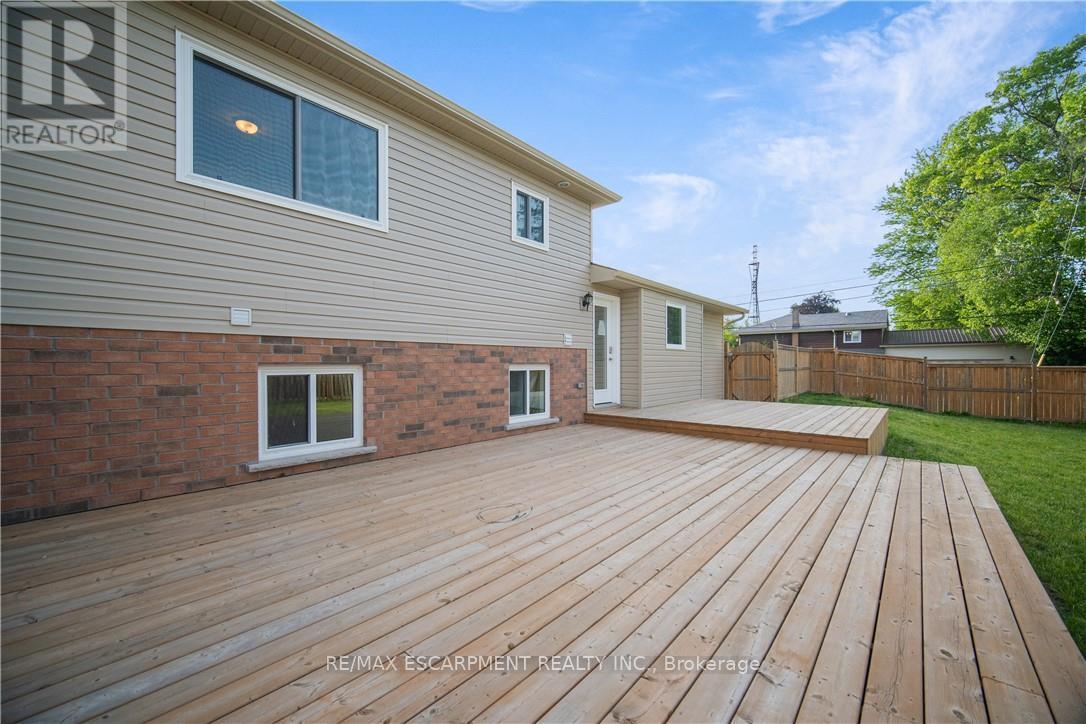 Photo 5 of 25 Patterson Drive, Brantford ON