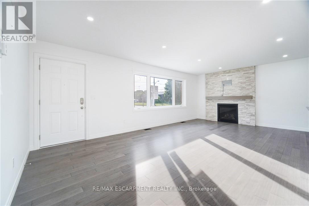 Photo 6 of 25 Patterson Drive, Brantford ON