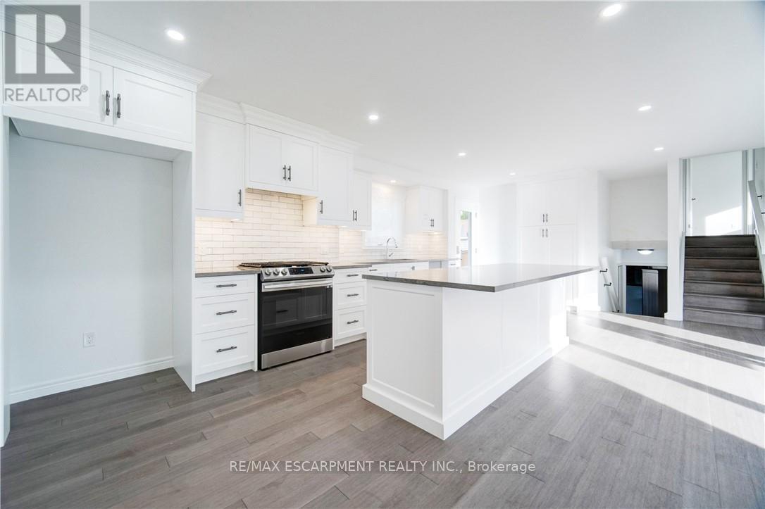 Photo 26 of 25 Patterson Drive, Brantford ON