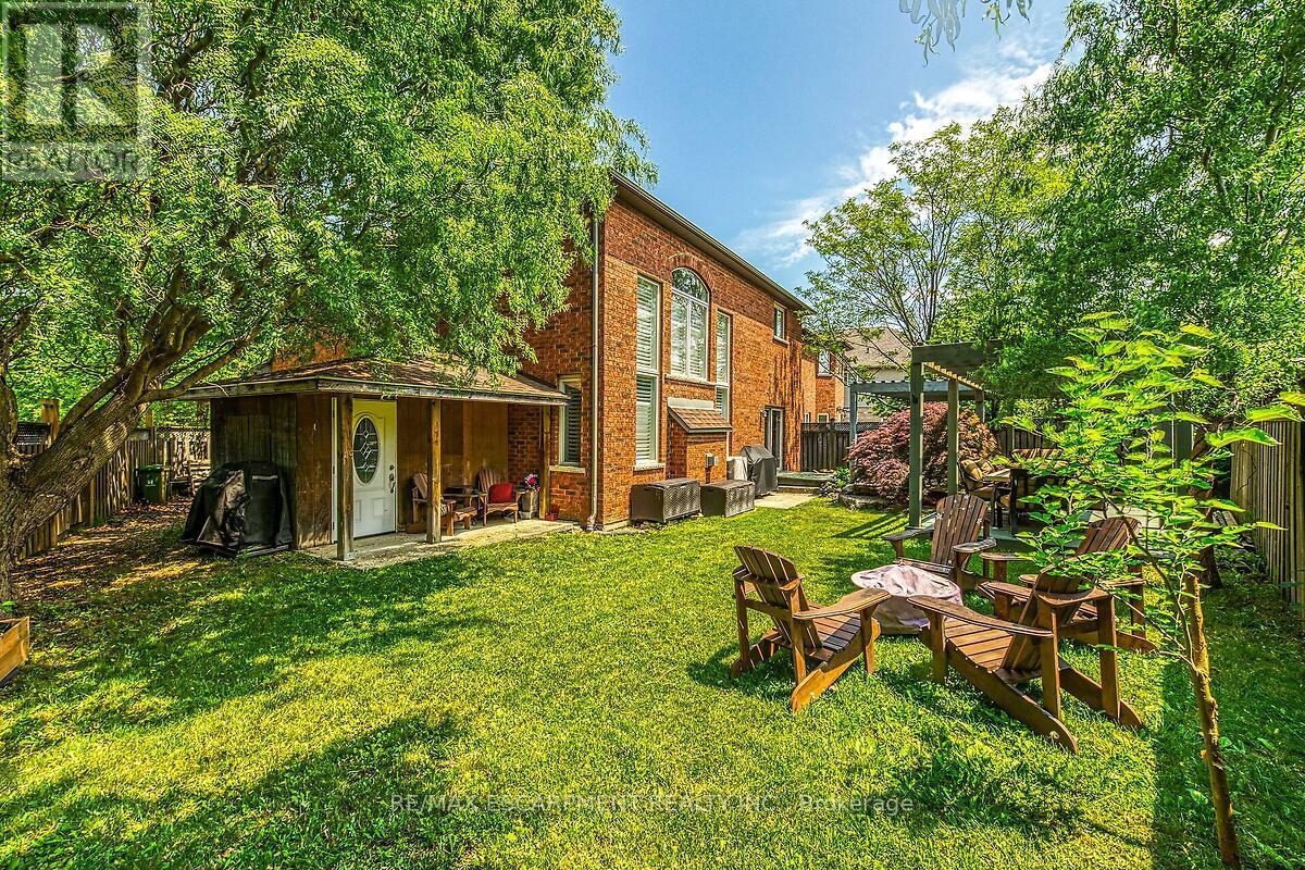 Photo 13 of 4 Moonstone Court, Hamilton ON