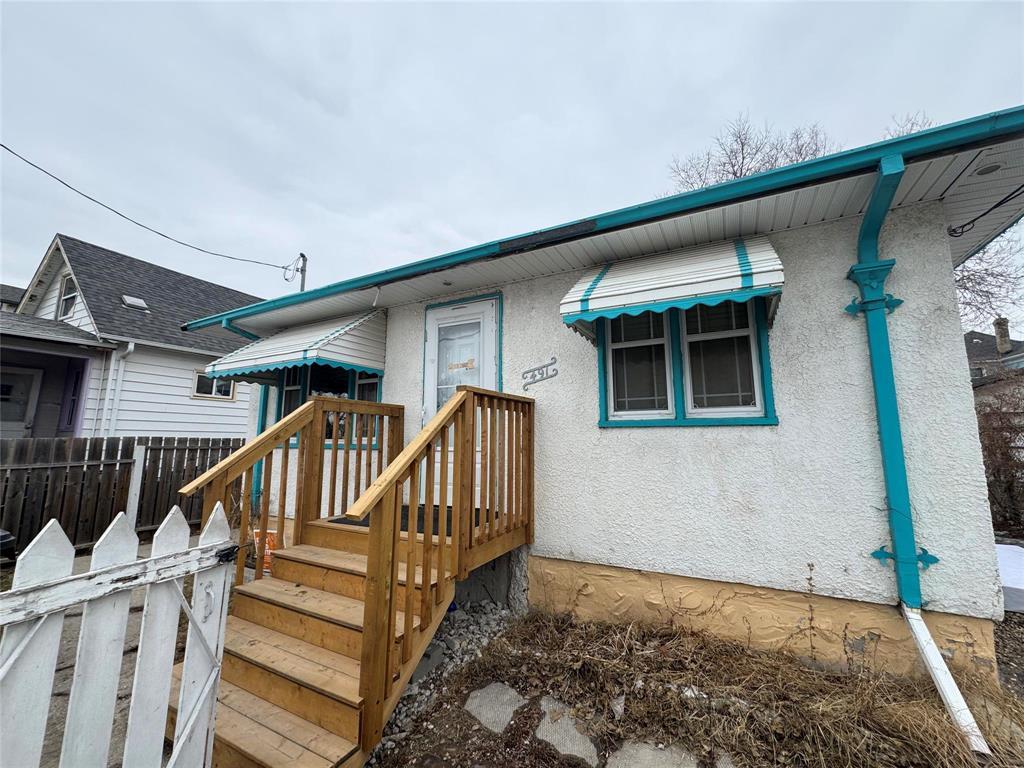 Photo 7 of 491 Magnus Avenue, Winnipeg MB