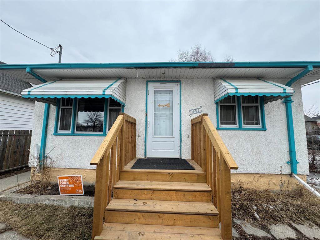 Photo 5 of 491 Magnus Avenue, Winnipeg MB