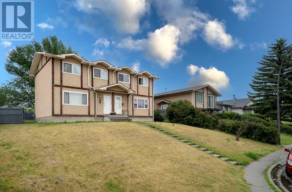 Single Family House for Sale in  Pinehill Road NE Pineridge Calgary 