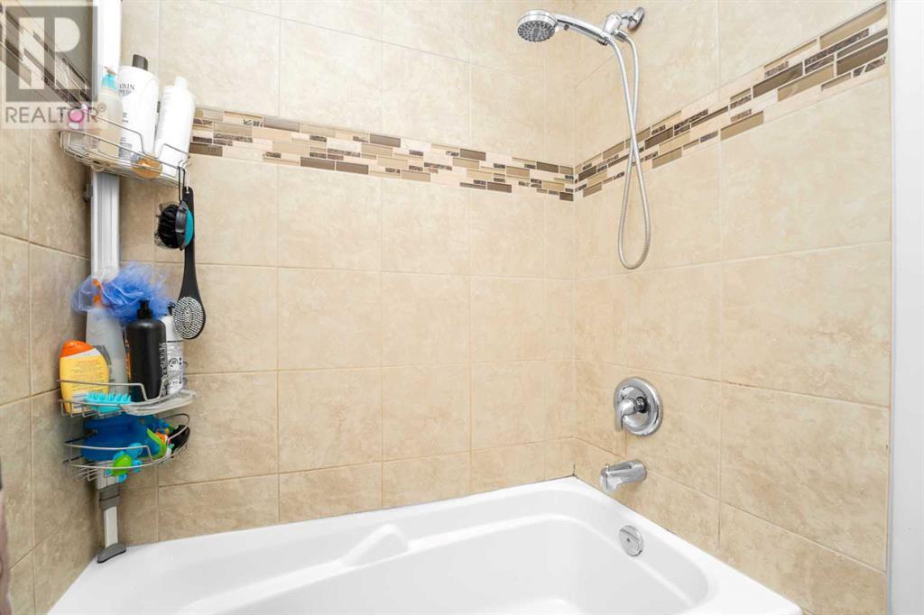 Single Family House for Sale in  Pinehill Road NE Pineridge Calgary 