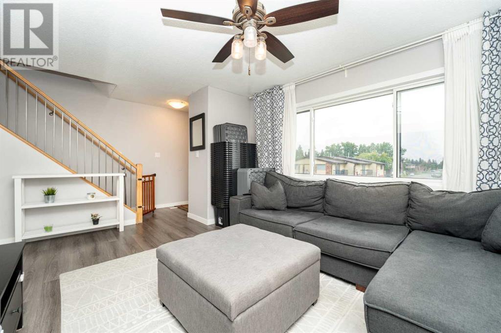 Single Family House for Sale in  Pinehill Road NE Pineridge Calgary 