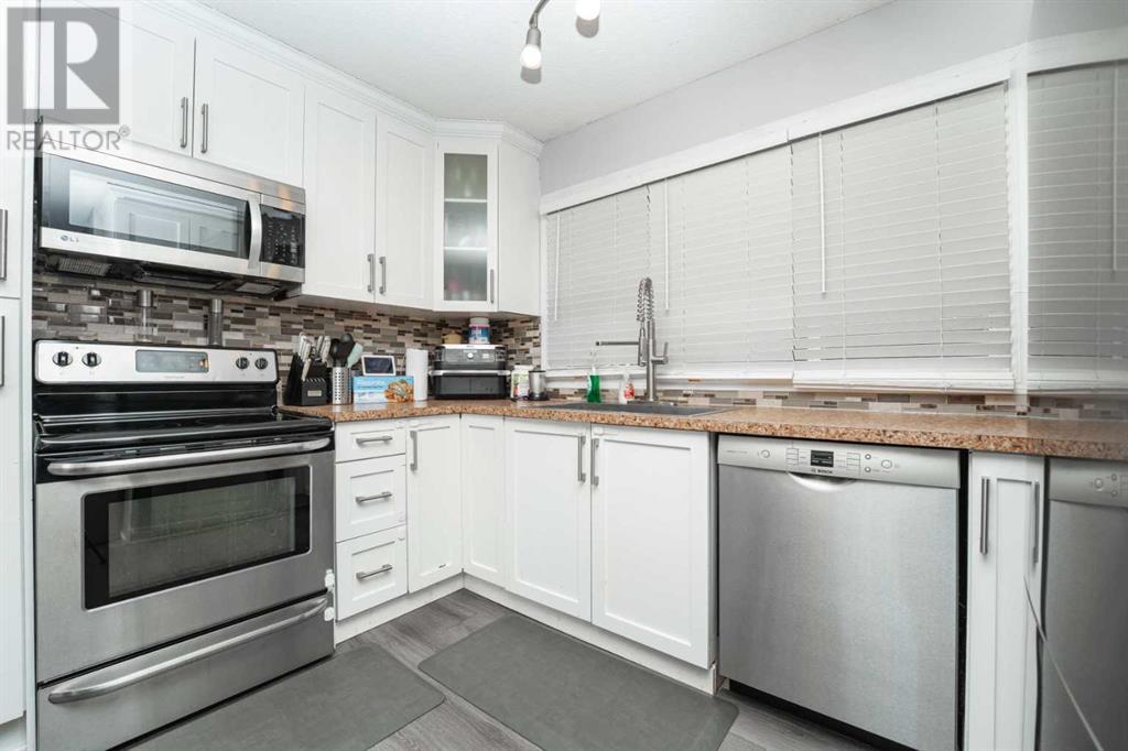 Single Family House for Sale in  Pinehill Road NE Pineridge Calgary 