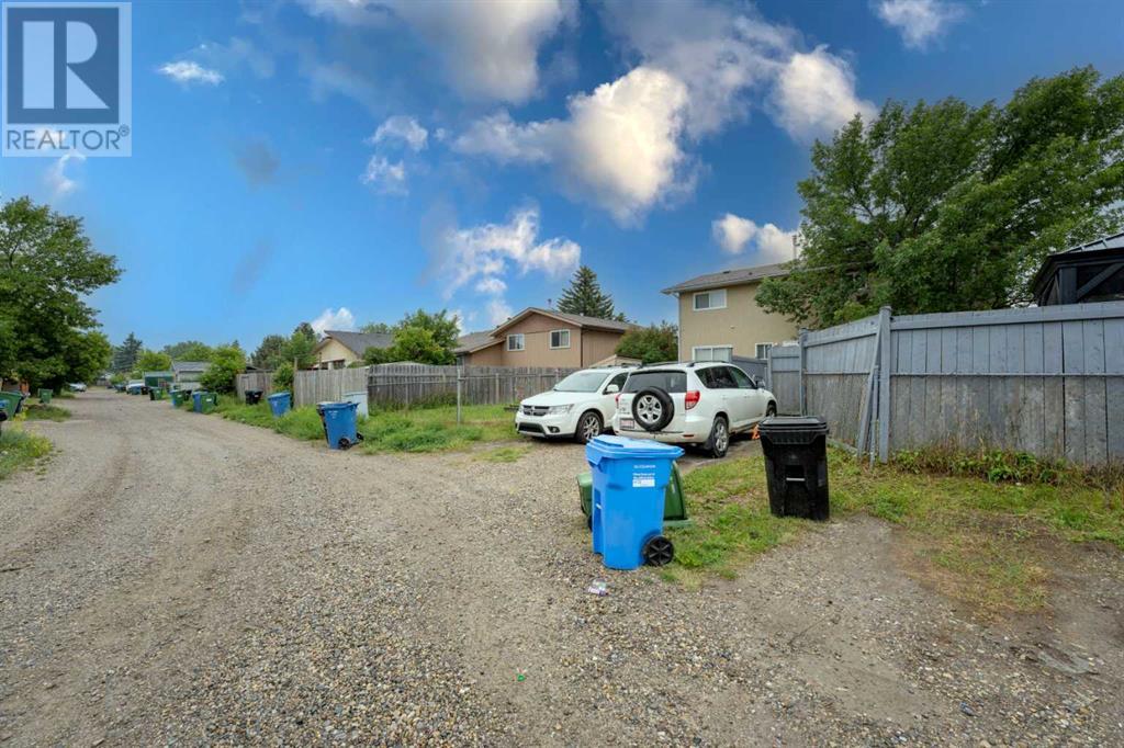 Single Family House for Sale in  Pinehill Road NE Pineridge Calgary 