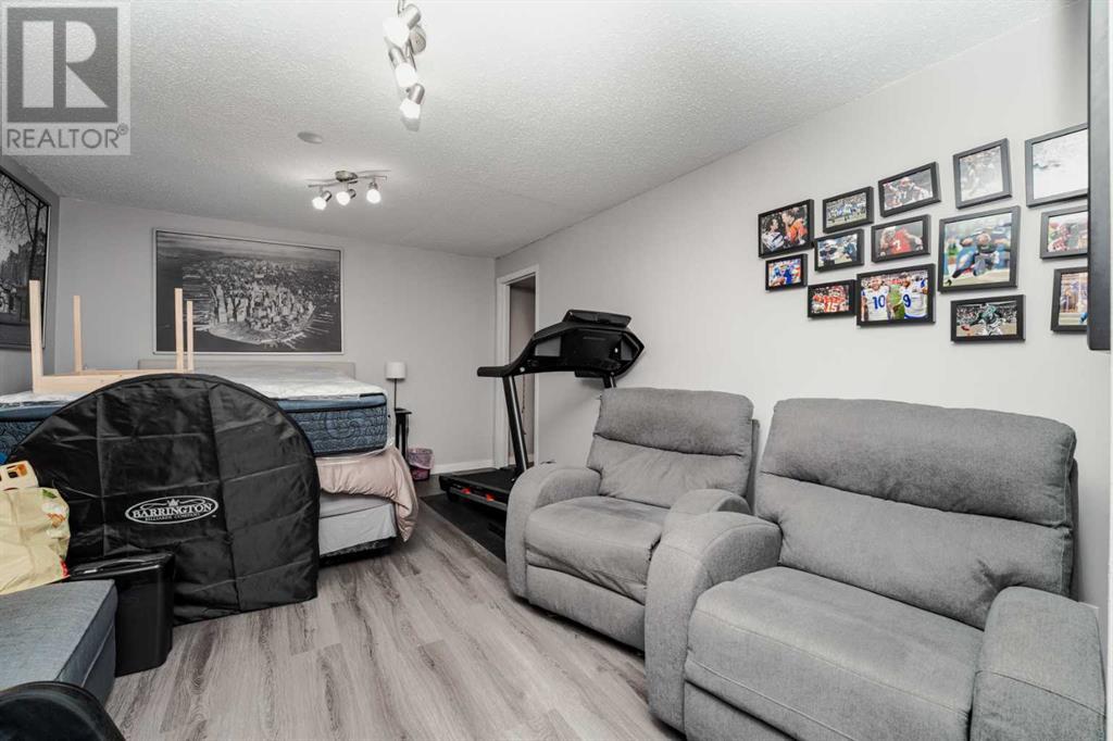 Single Family House for Sale in  Pinehill Road NE Pineridge Calgary 