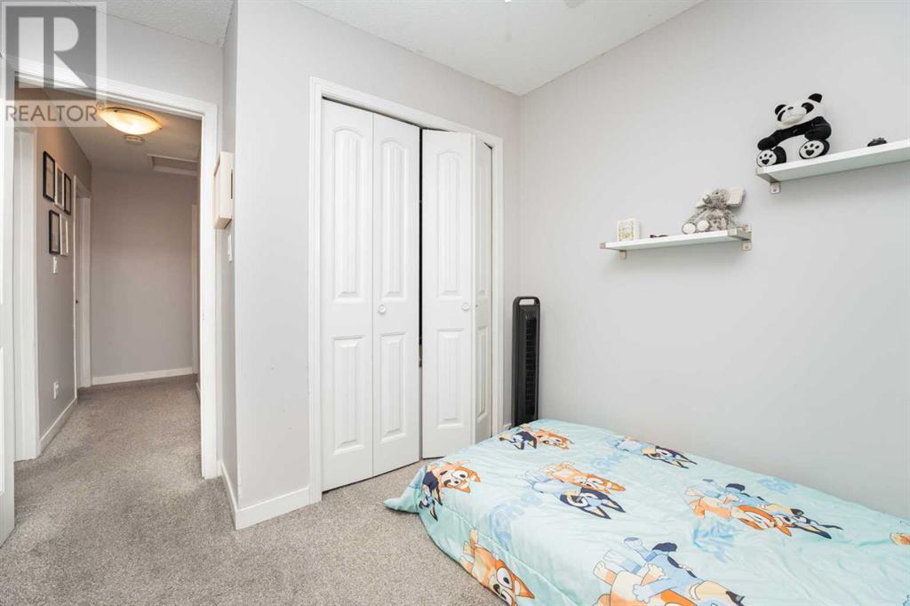Single Family House for Sale in  Pinehill Road NE Pineridge Calgary 