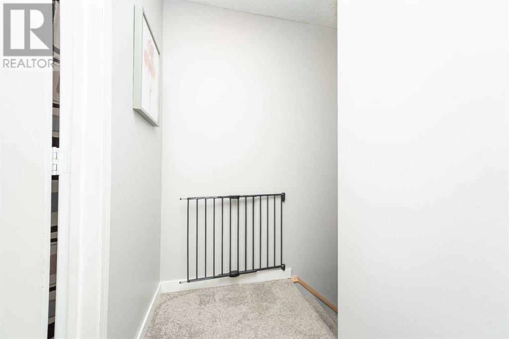 Single Family House for Sale in  Pinehill Road NE Pineridge Calgary 