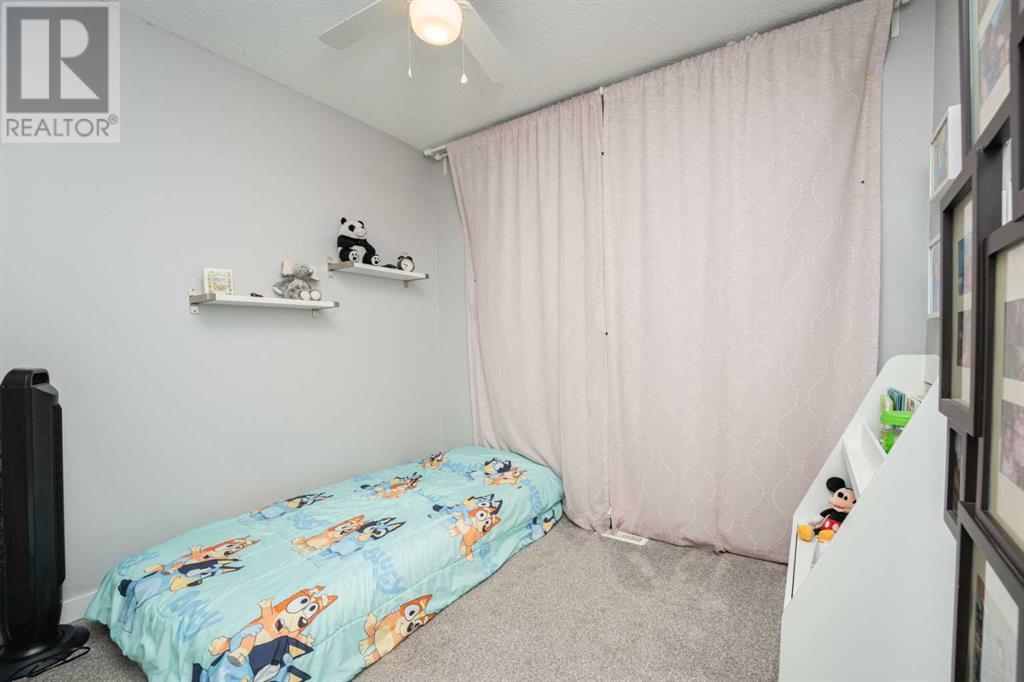 Single Family House for Sale in  Pinehill Road NE Pineridge Calgary 